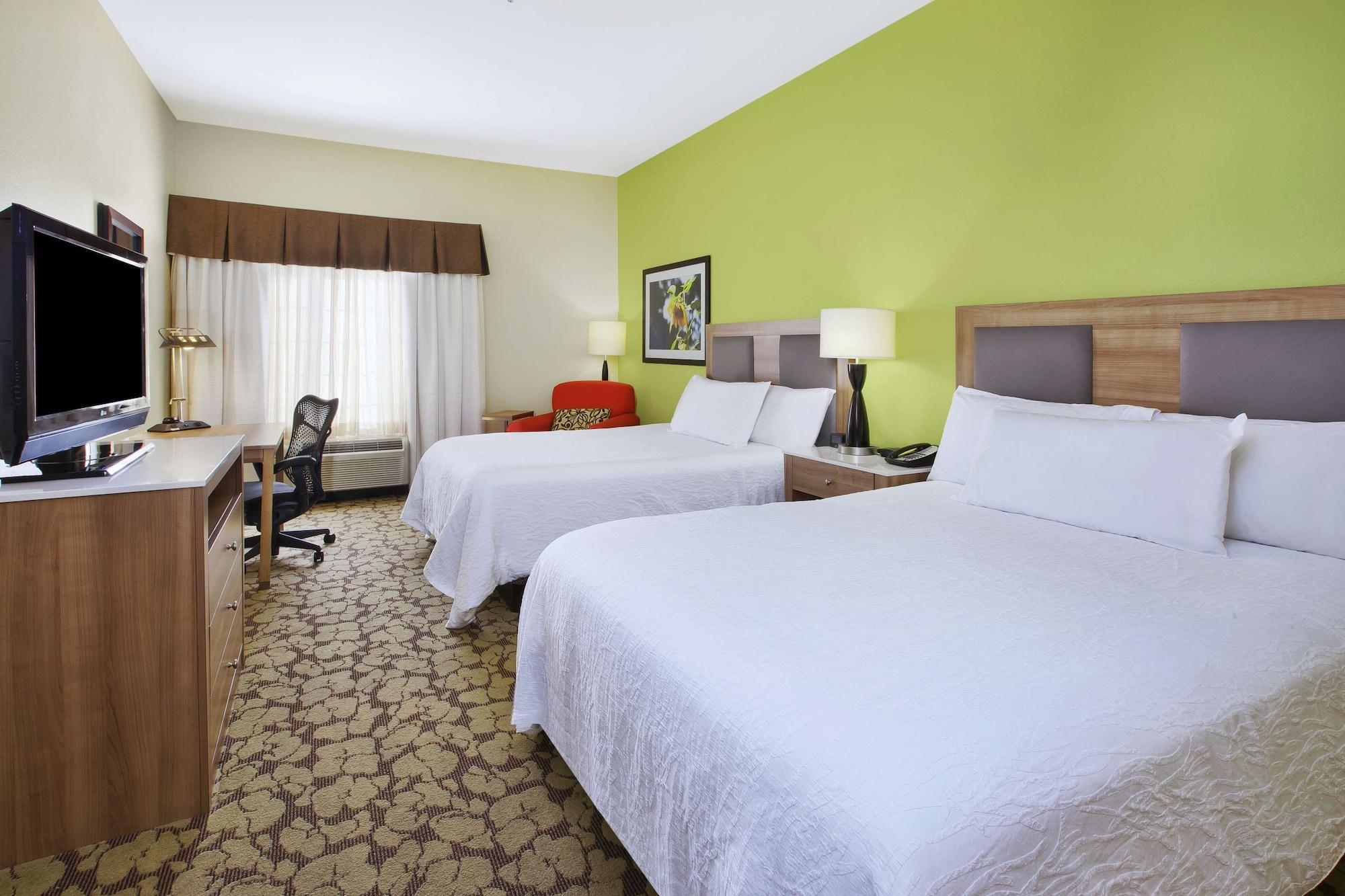Hilton Garden Inn Wichita Exterior photo